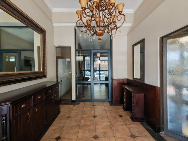 1 000  m² Office Space