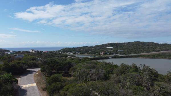 688 m² Land