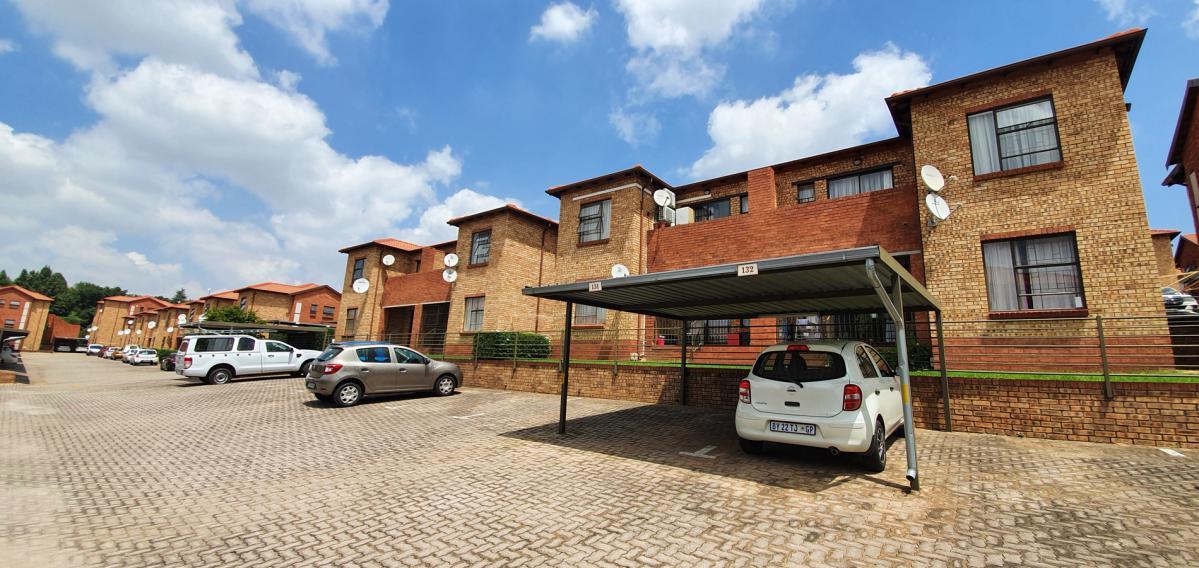 2 Bedroom Apartment in Weltevreden Park