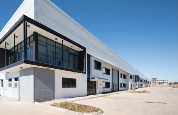 1 558  m² Industrial space