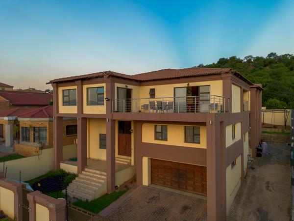 6 Bedroom House
