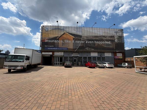 900  m² Industrial space