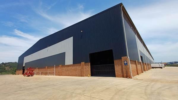 8 000  m² Industrial space