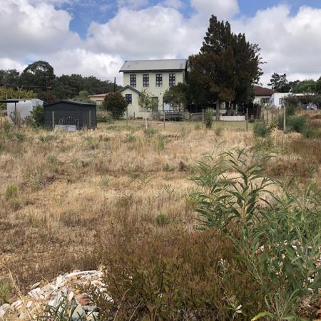 595 m² Land