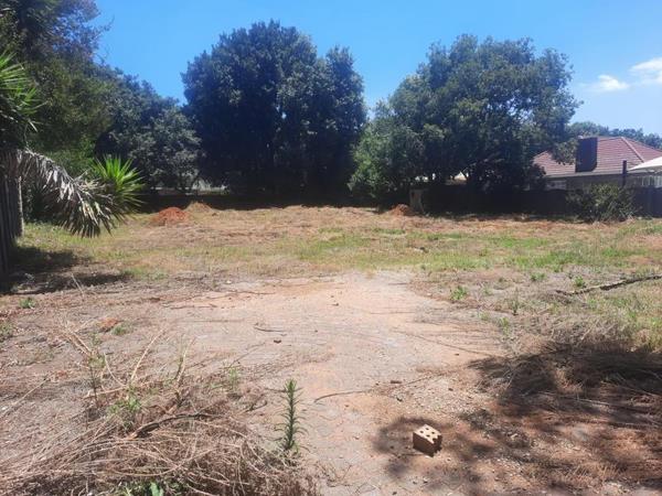 762 m² Land