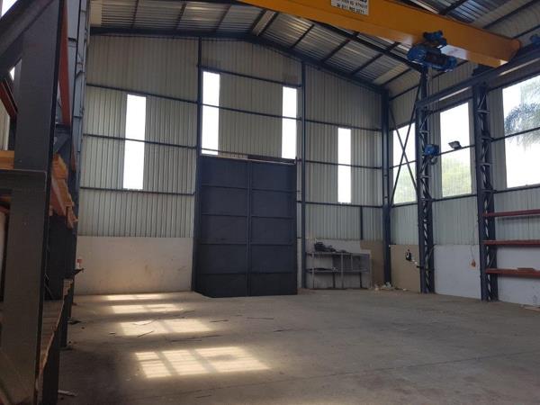 996  m² Industrial space