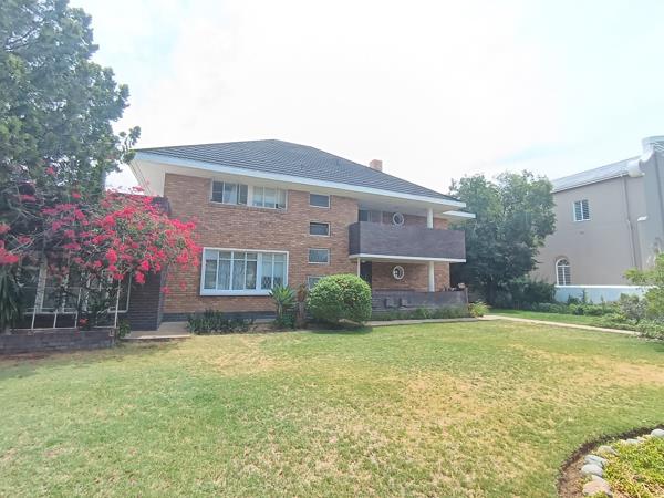 6 Bedroom House