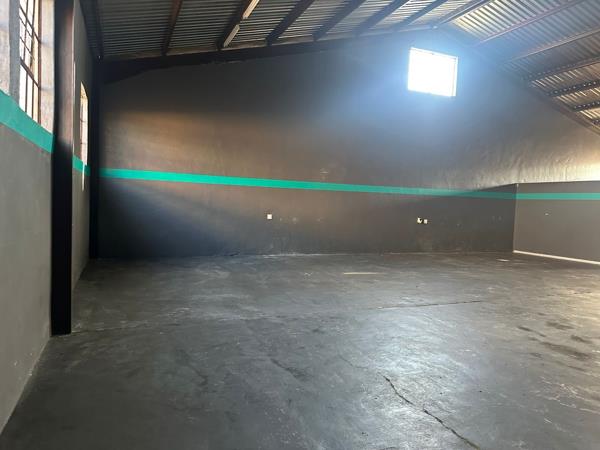 300  m² Industrial space