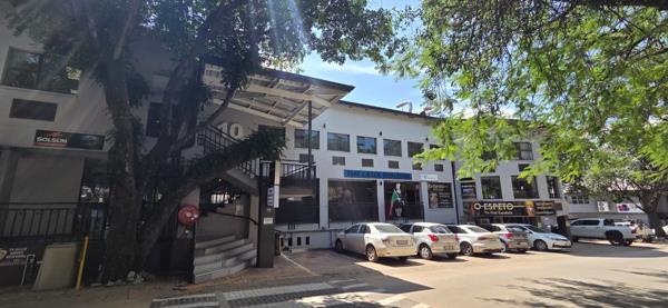 143  m² Commercial space