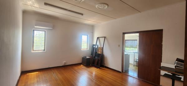 30  m² Commercial space