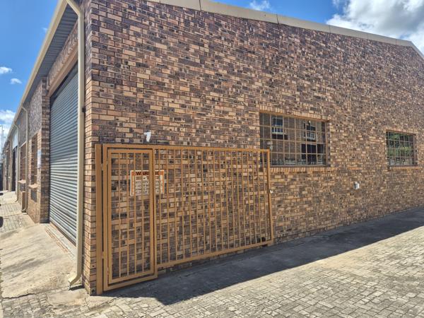 876  m² Industrial space