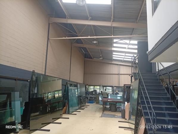 370  m² Industrial space