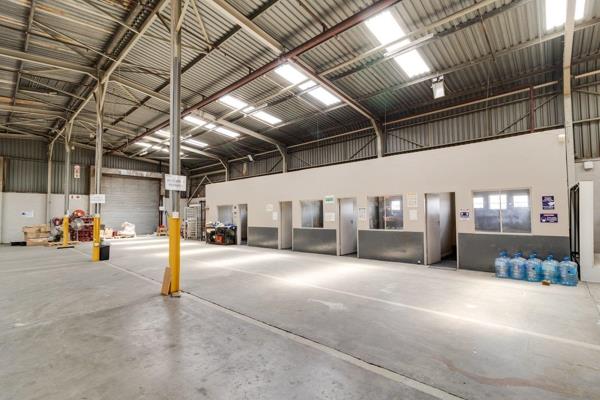 11 880  m² Industrial space