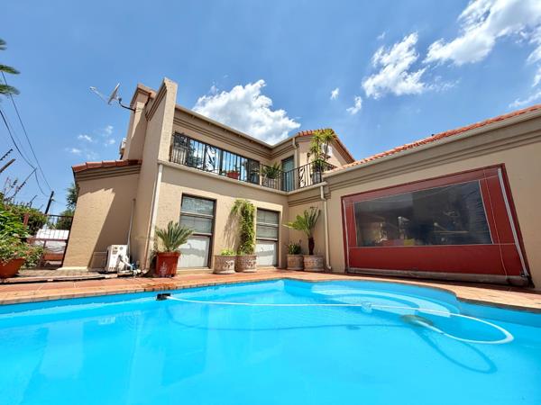 751  m² Commercial space