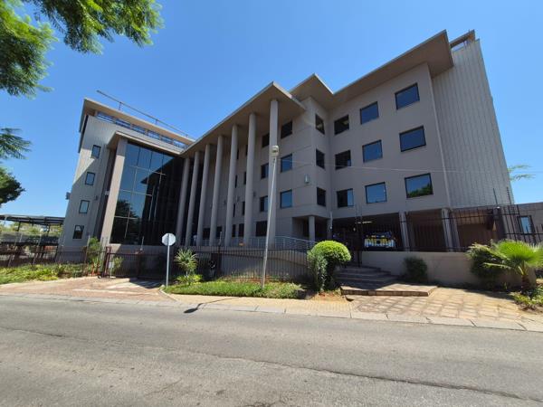 68  m² Commercial space