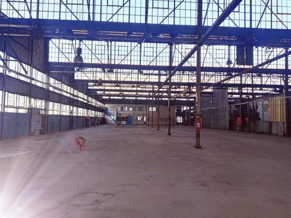 2 000  m² Industrial space