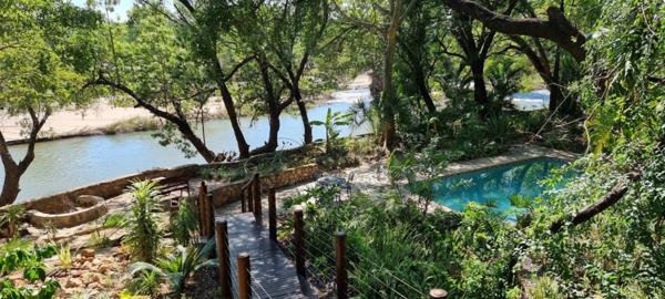 320  m² Commercial space