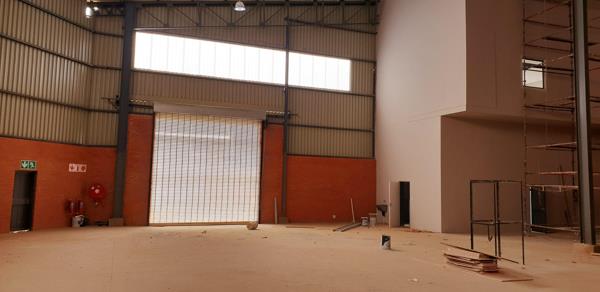 677  m² Industrial space