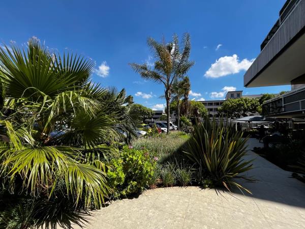 233  m² Commercial space