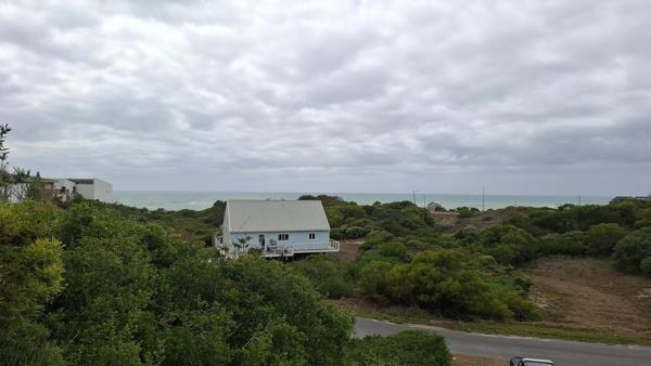 688 m² Land