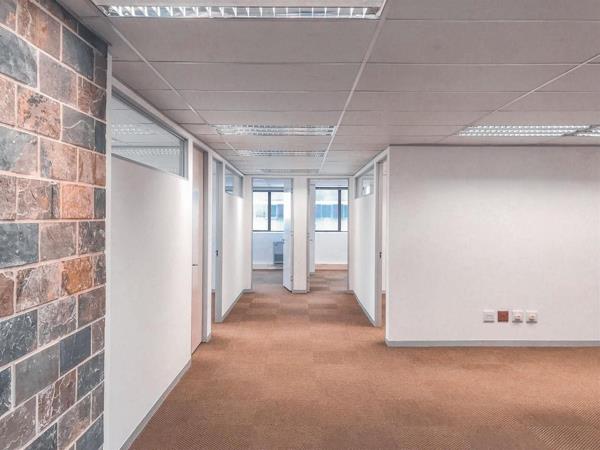 469  m² Commercial space