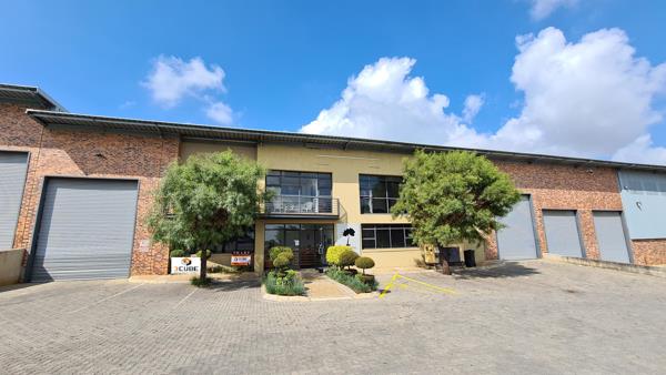 963  m² Industrial space