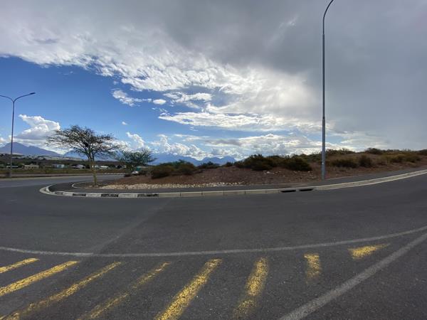 3 987 m² Land