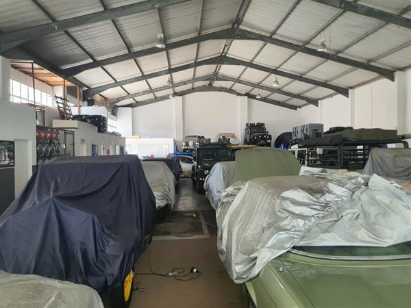 960  m² Commercial space