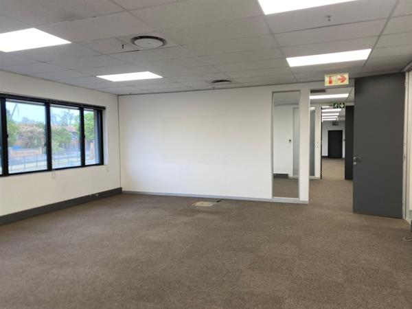 660  m² Office Space