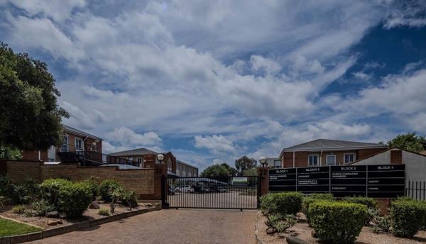 261  m² Commercial space