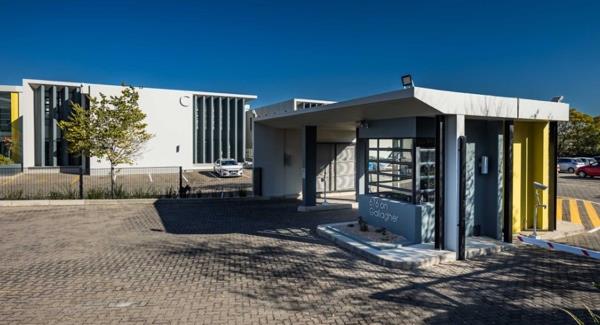 583  m² Commercial space