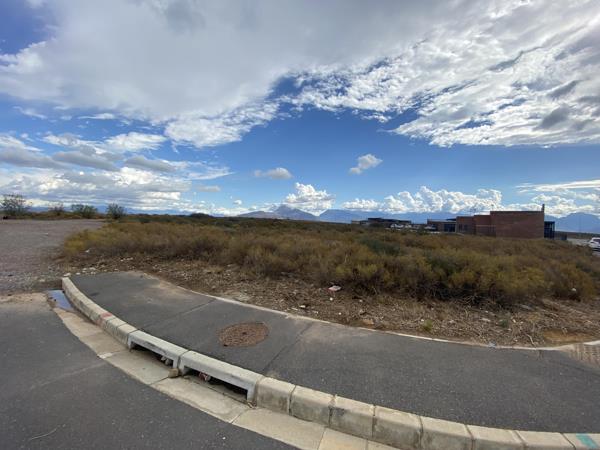 2 010 m² Land