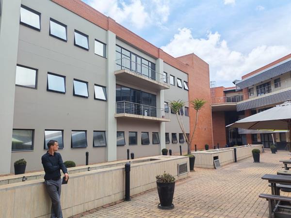 1 324  m² Office Space