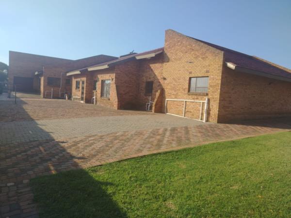 5 Bedroom House