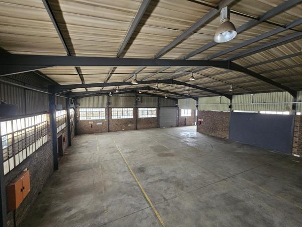 1 880  m² Industrial space