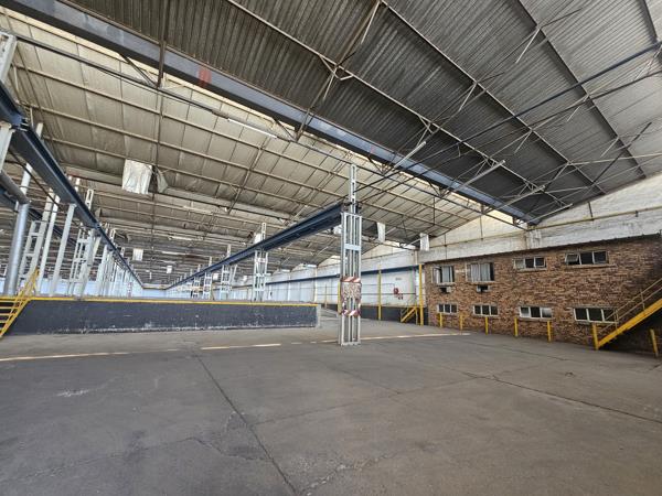 6 000  m² Industrial space