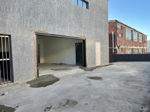 250 m² Commercial space