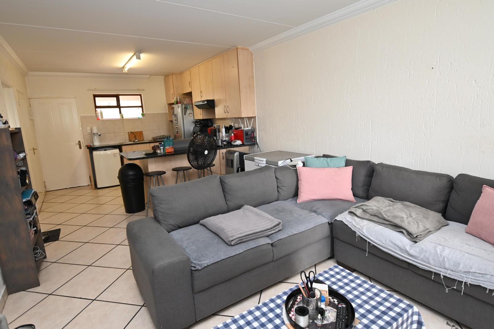 Apartment in Randburg, Paulshof, Johannesburg Ward 106 - View 5