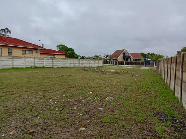 887 m² Land