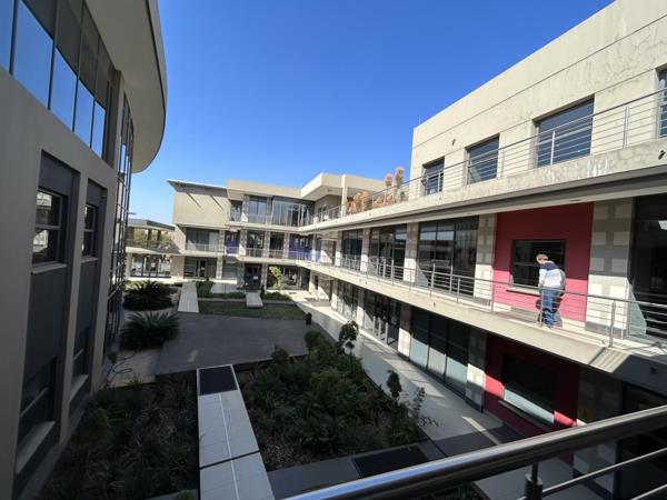 141  m² Commercial space