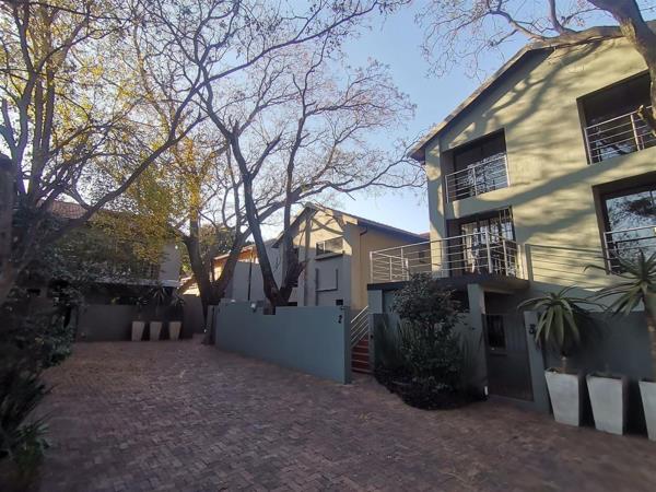 958  m² Commercial space