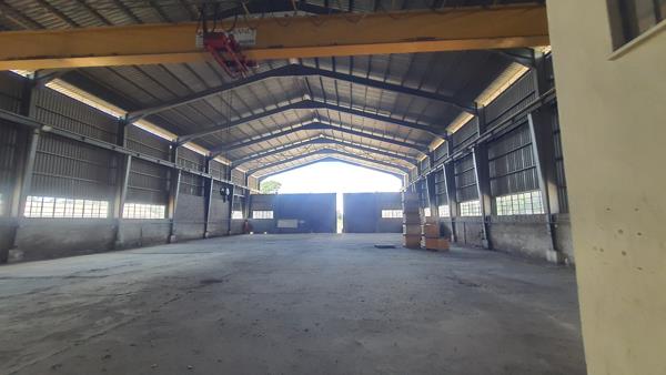 1 200  m² Commercial space