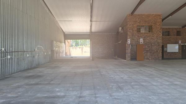 876  m² Industrial space