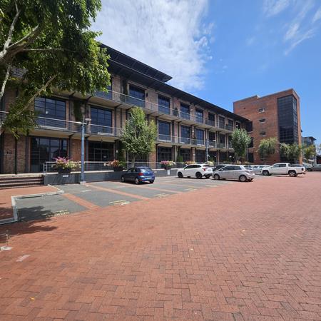 520  m² Commercial space