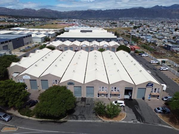 352  m² Industrial space