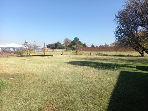 10 000  m² Commercial space