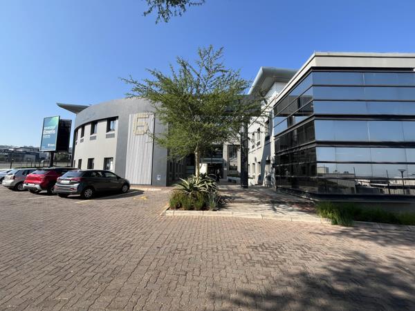 166  m² Commercial space