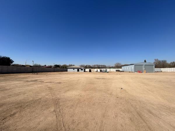 7 500  m² Industrial space