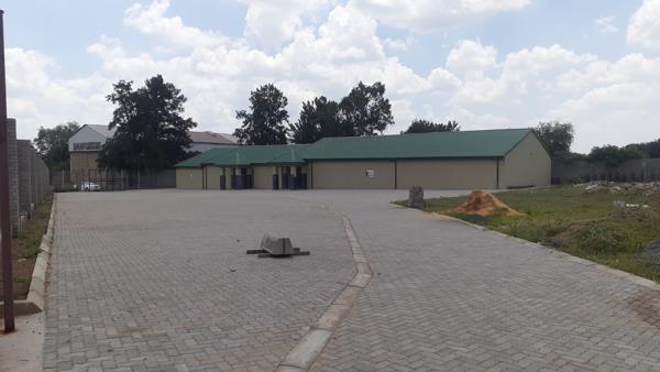 753  m² Commercial space