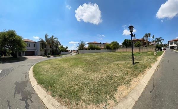 563 m² Land